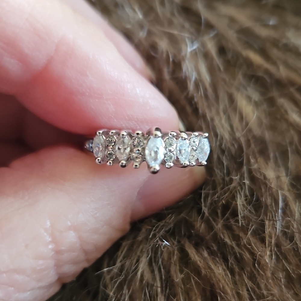 Elegant Silver Band Ring